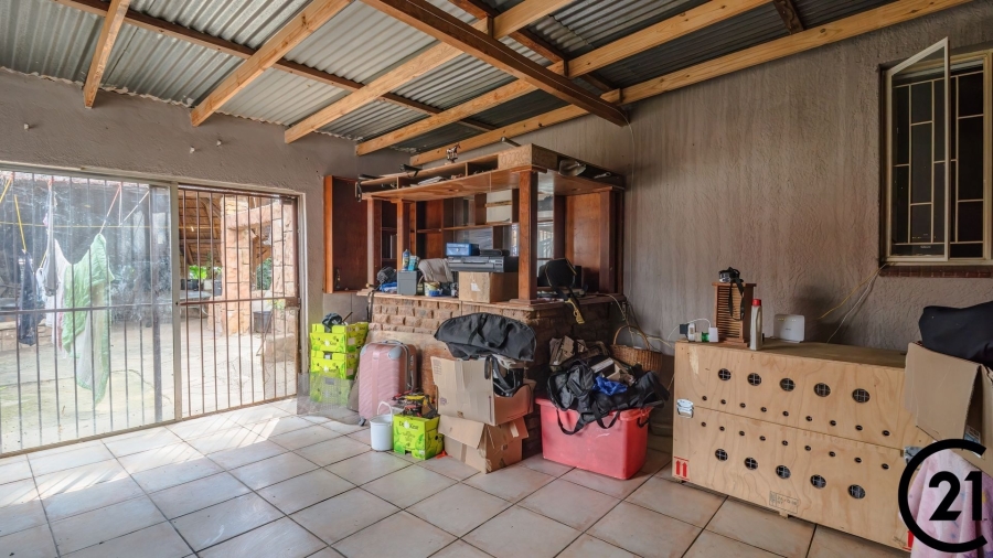 3 Bedroom Property for Sale in Crystal Park Gauteng