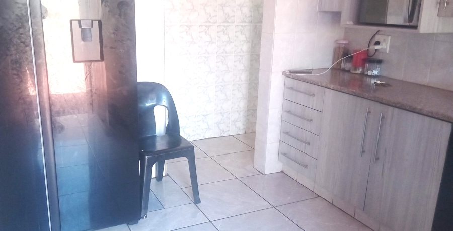 3 Bedroom Property for Sale in Roodekop Gauteng
