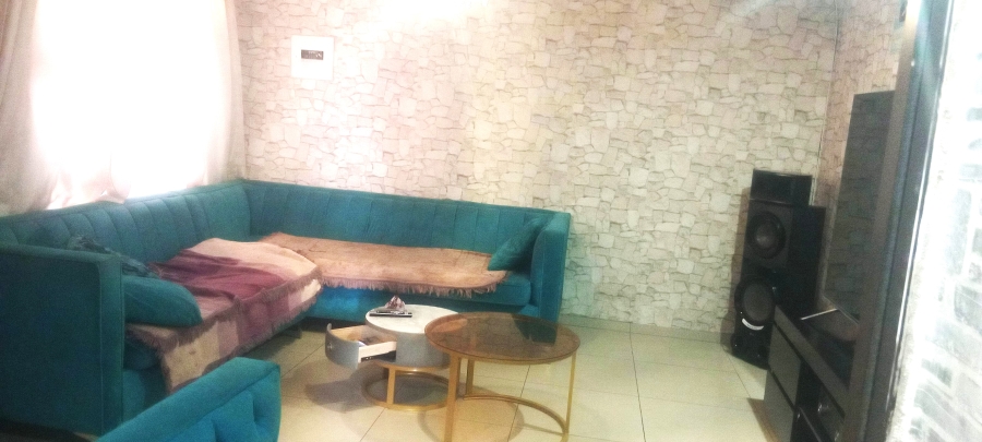 3 Bedroom Property for Sale in Roodekop Gauteng
