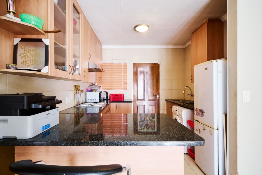 2 Bedroom Property for Sale in Allens Nek Gauteng