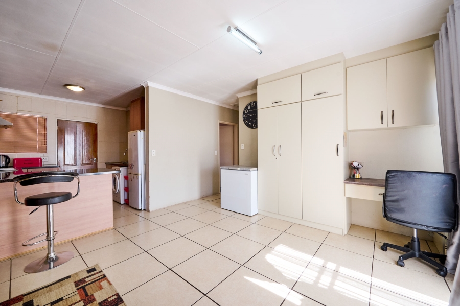 2 Bedroom Property for Sale in Allens Nek Gauteng