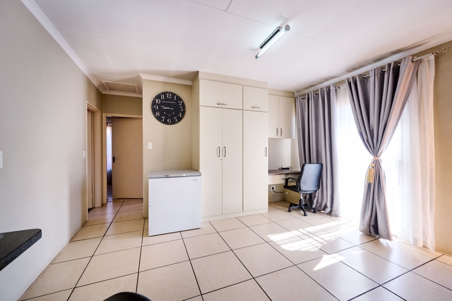 2 Bedroom Property for Sale in Allens Nek Gauteng