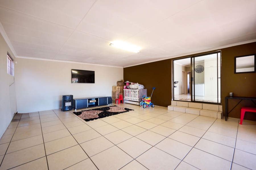 2 Bedroom Property for Sale in Allens Nek Gauteng