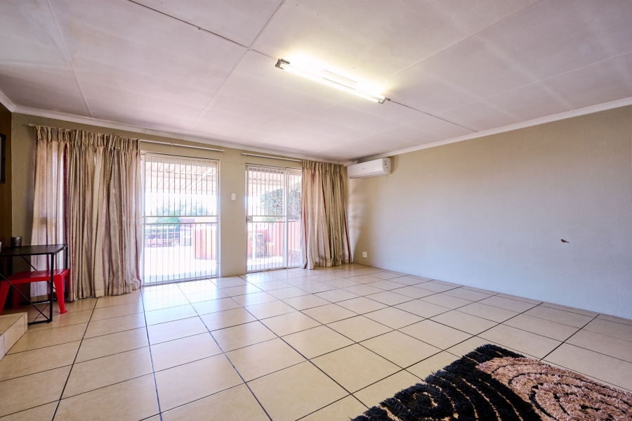2 Bedroom Property for Sale in Allens Nek Gauteng