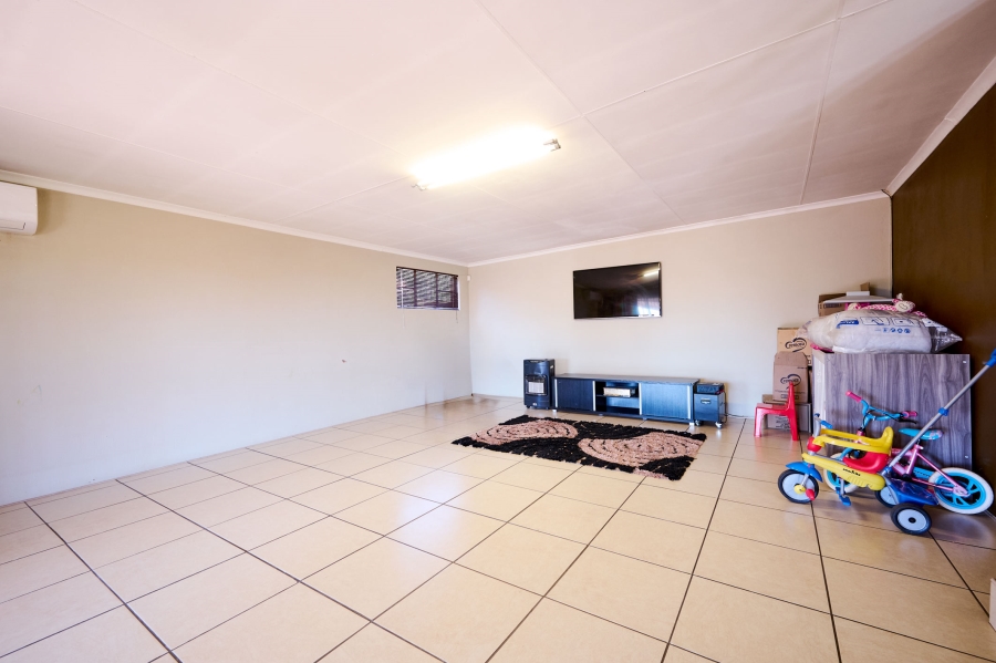 2 Bedroom Property for Sale in Allens Nek Gauteng