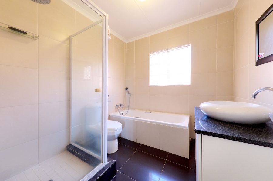 2 Bedroom Property for Sale in Allens Nek Gauteng