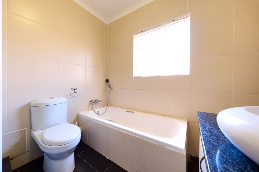 2 Bedroom Property for Sale in Allens Nek Gauteng