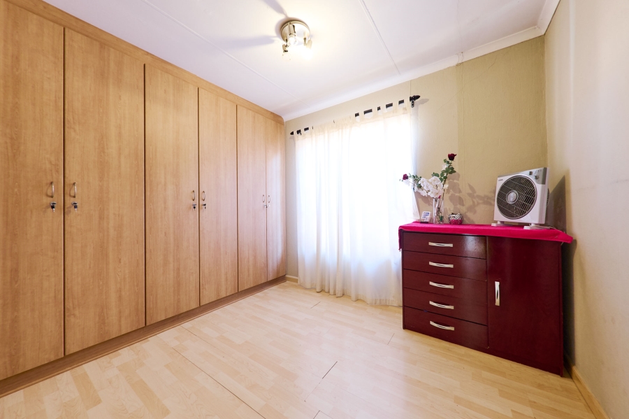 2 Bedroom Property for Sale in Allens Nek Gauteng