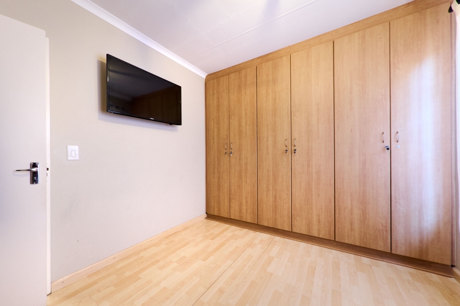 2 Bedroom Property for Sale in Allens Nek Gauteng
