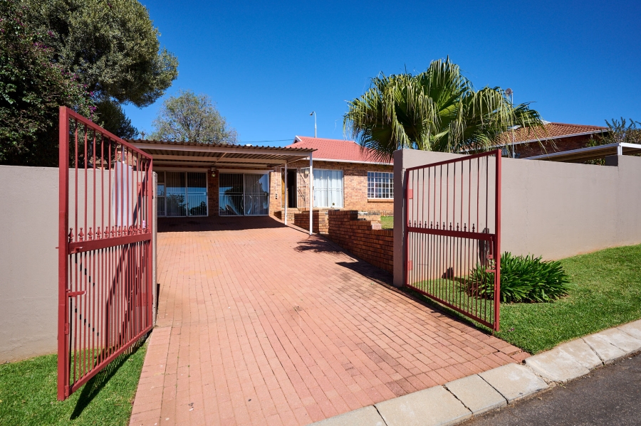 2 Bedroom Property for Sale in Allens Nek Gauteng