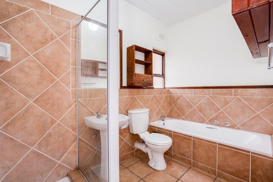 To Let 2 Bedroom Property for Rent in Douglasdale Gauteng