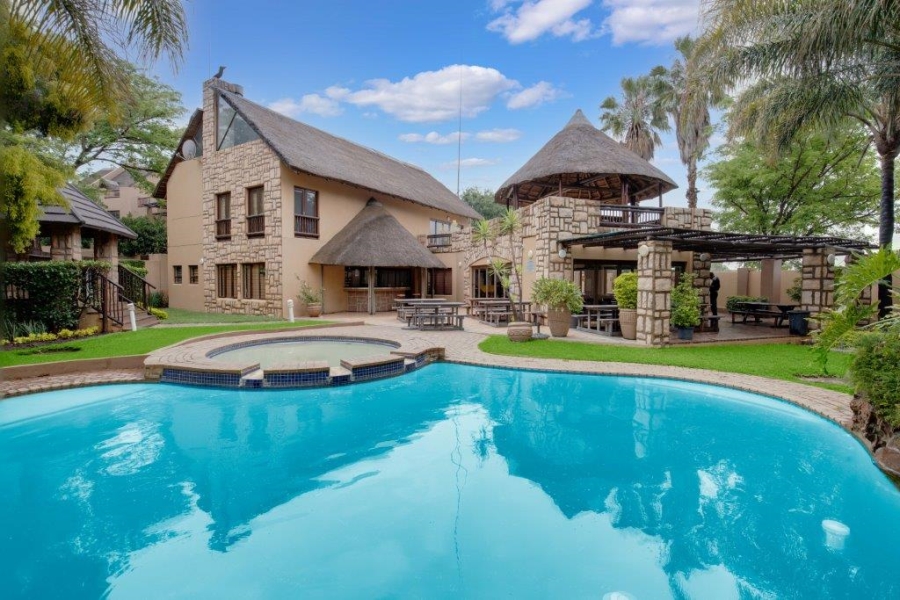 To Let 2 Bedroom Property for Rent in Douglasdale Gauteng