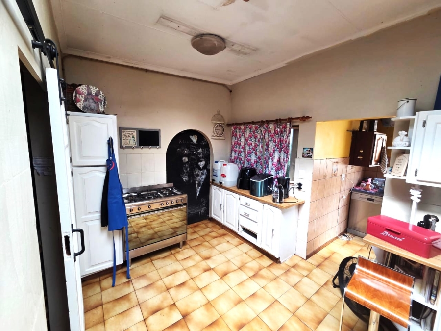 8 Bedroom Property for Sale in Wonderboom Gauteng