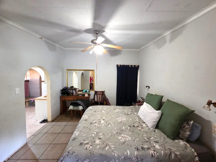 8 Bedroom Property for Sale in Wonderboom Gauteng
