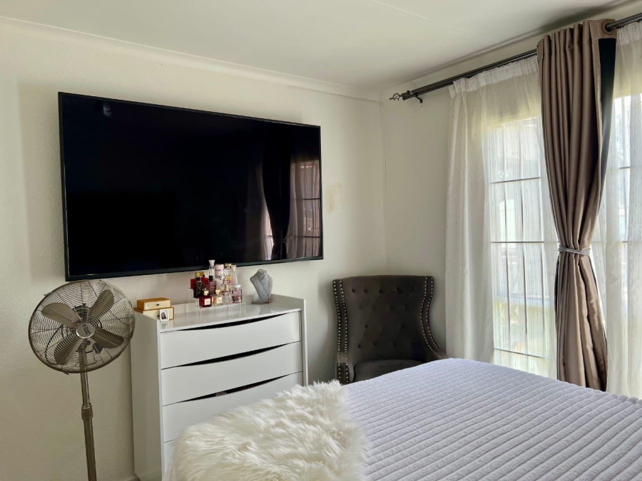 2 Bedroom Property for Sale in Oakdene Gauteng