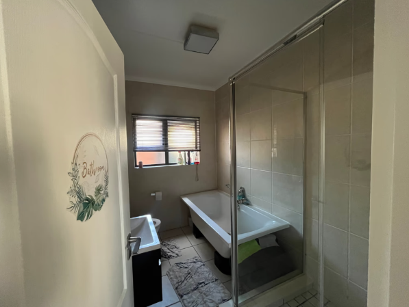 3 Bedroom Property for Sale in Oakdene Gauteng