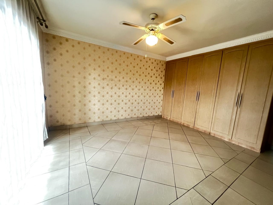5 Bedroom Property for Sale in Marlboro Gardens Gauteng