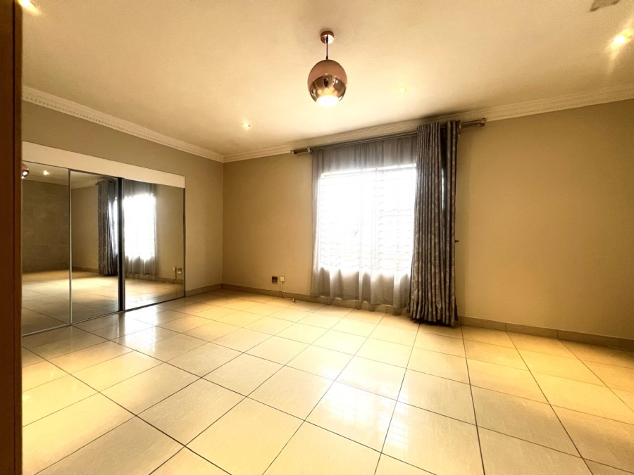 5 Bedroom Property for Sale in Marlboro Gardens Gauteng