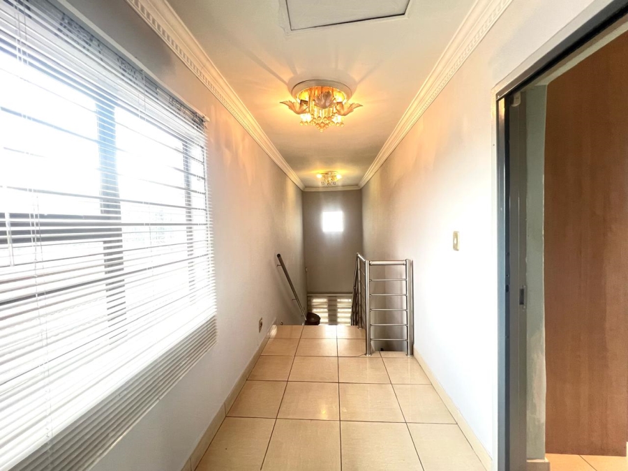 5 Bedroom Property for Sale in Marlboro Gardens Gauteng