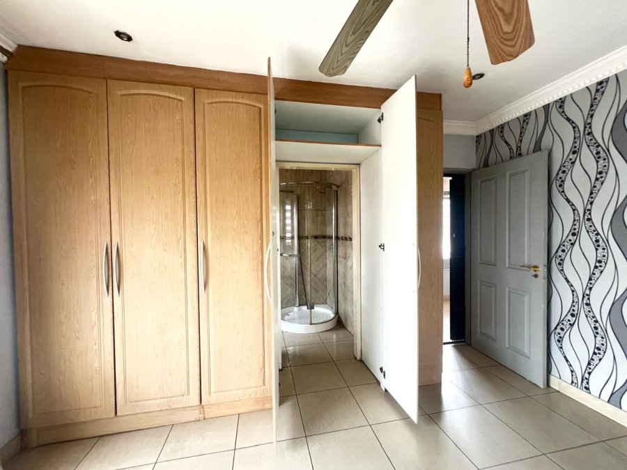 5 Bedroom Property for Sale in Marlboro Gardens Gauteng