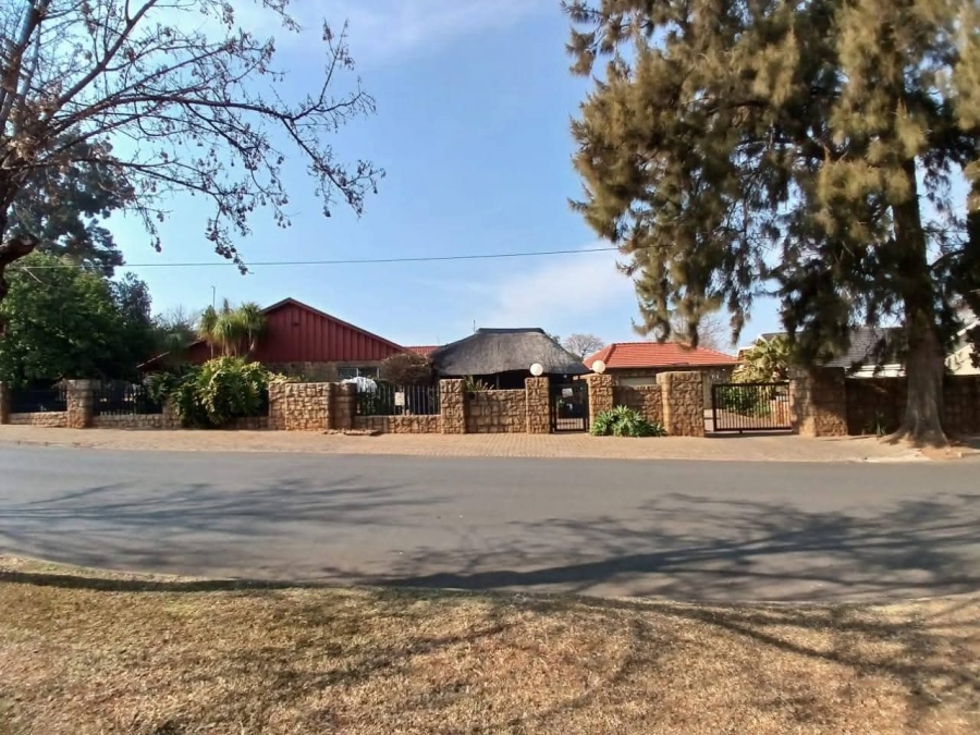 3 Bedroom Property for Sale in Greenhills Gauteng