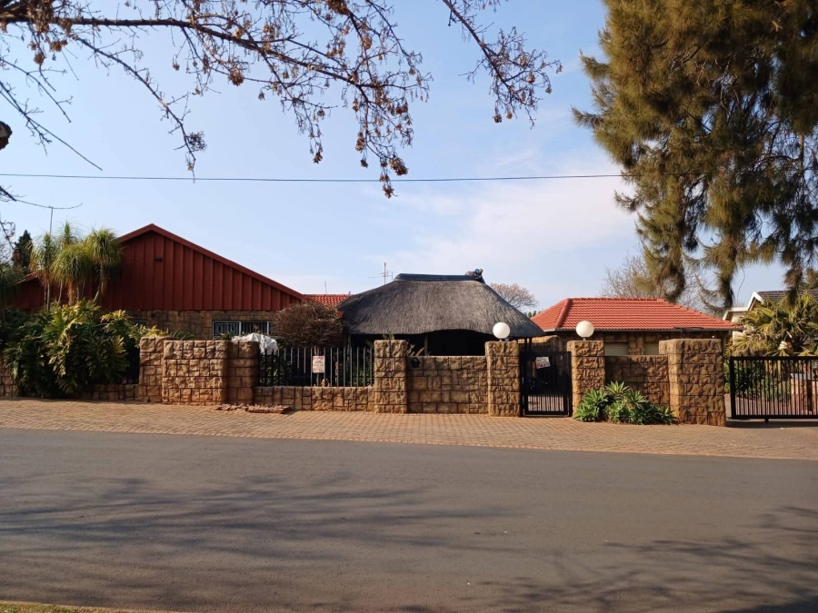 3 Bedroom Property for Sale in Greenhills Gauteng