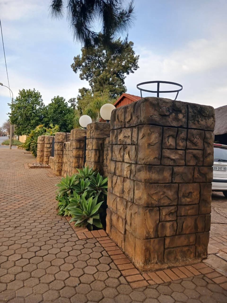 3 Bedroom Property for Sale in Greenhills Gauteng