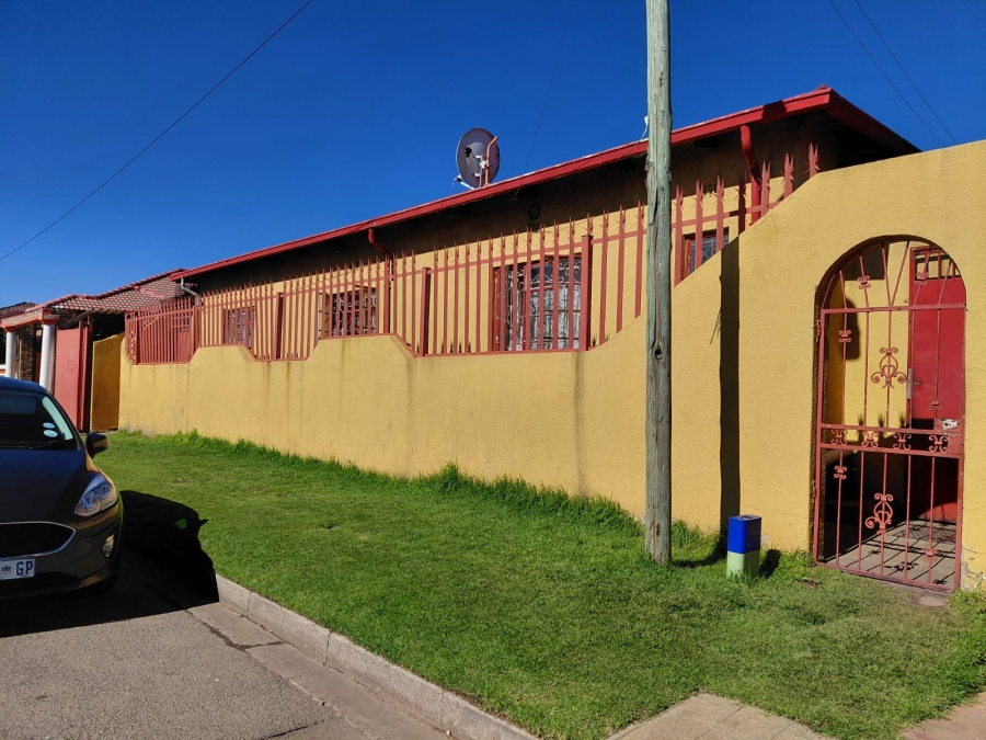 7 Bedroom Property for Sale in Actonville Gauteng