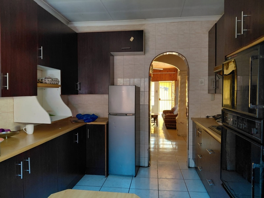 7 Bedroom Property for Sale in Actonville Gauteng