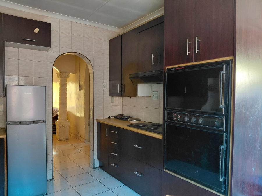 7 Bedroom Property for Sale in Actonville Gauteng
