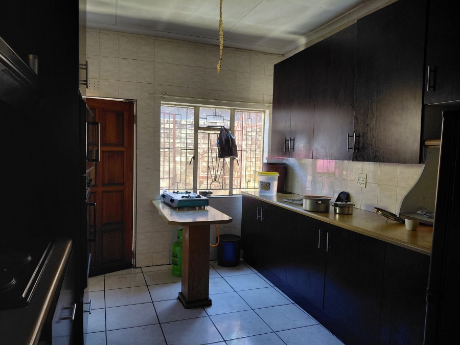7 Bedroom Property for Sale in Actonville Gauteng