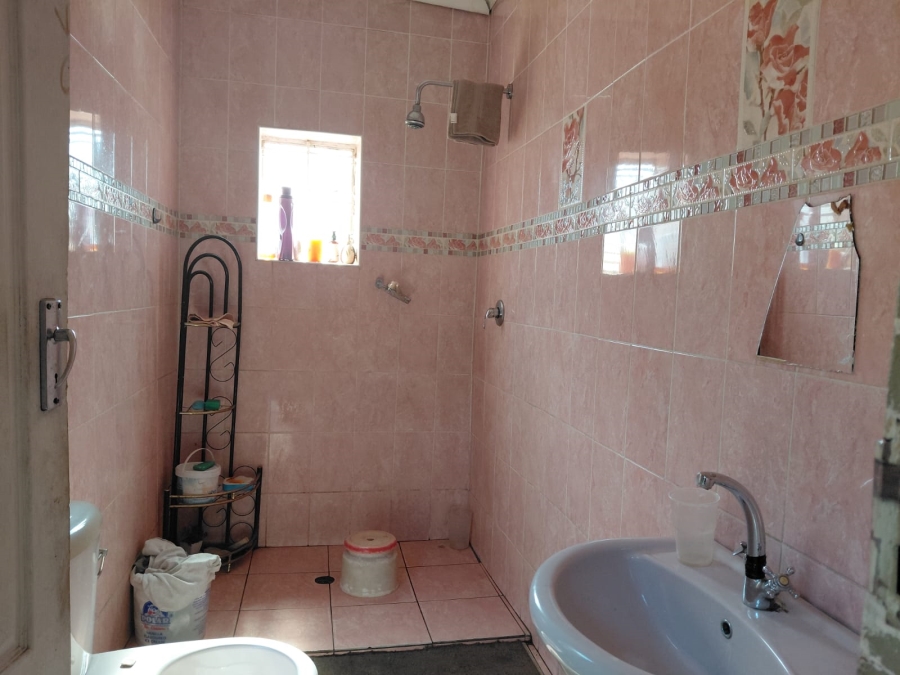 7 Bedroom Property for Sale in Actonville Gauteng