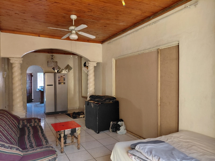 7 Bedroom Property for Sale in Actonville Gauteng