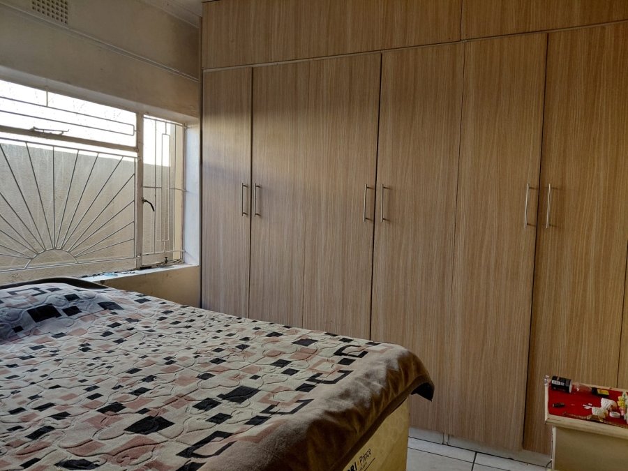 7 Bedroom Property for Sale in Actonville Gauteng