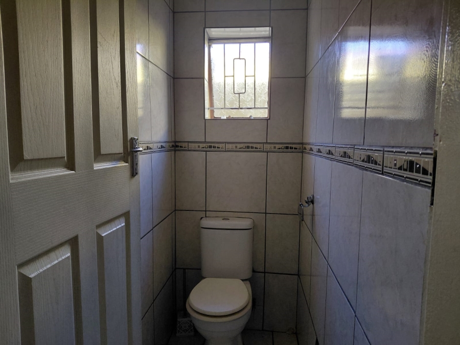 7 Bedroom Property for Sale in Actonville Gauteng