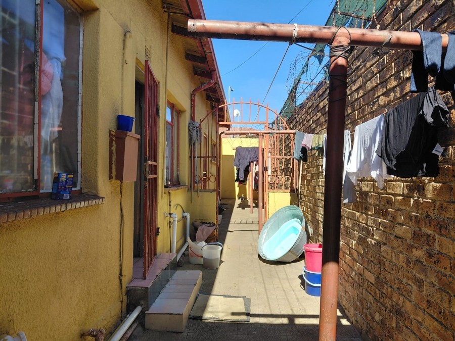 7 Bedroom Property for Sale in Actonville Gauteng