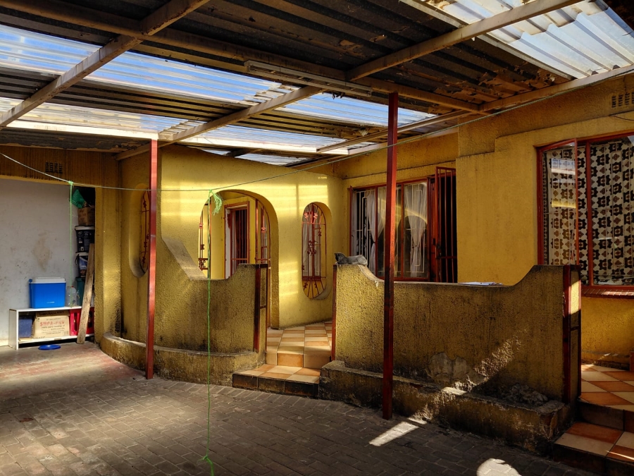 7 Bedroom Property for Sale in Actonville Gauteng