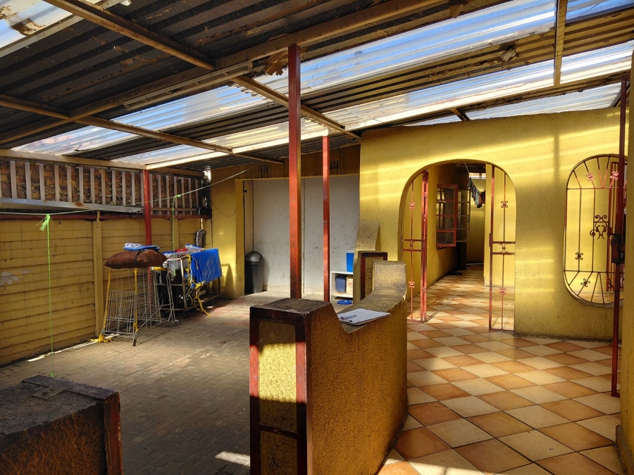 7 Bedroom Property for Sale in Actonville Gauteng