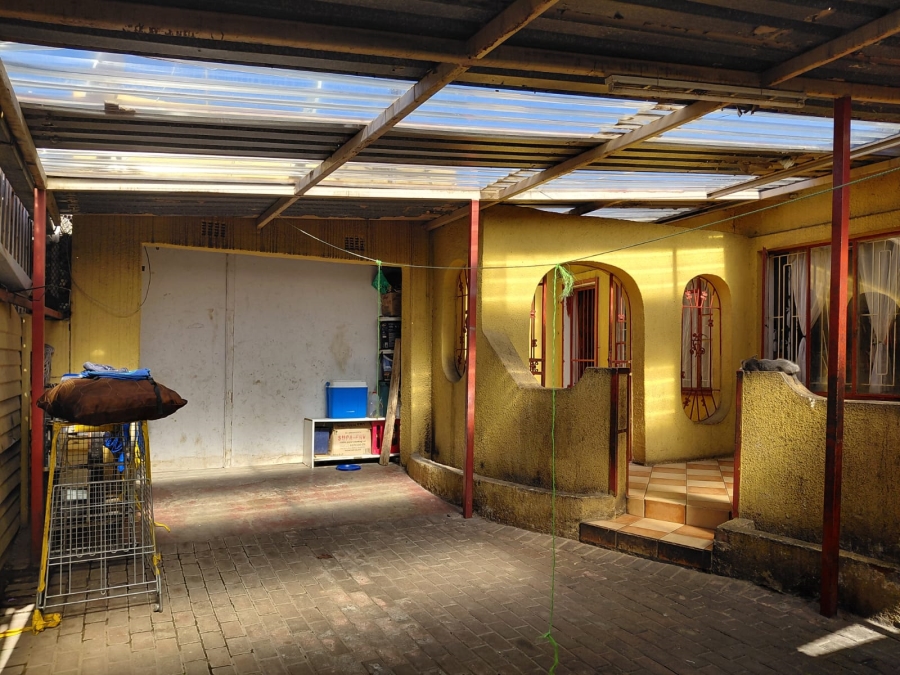 7 Bedroom Property for Sale in Actonville Gauteng