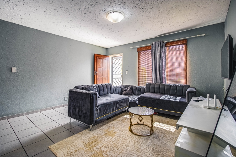 2 Bedroom Property for Sale in Glen Marais Gauteng