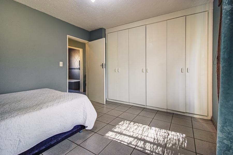 2 Bedroom Property for Sale in Glen Marais Gauteng