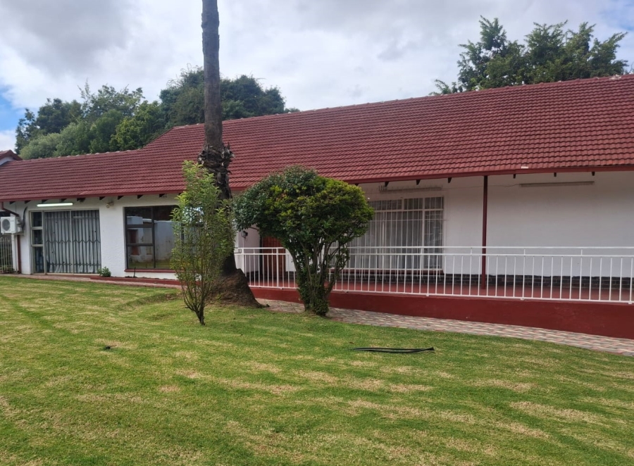 6 Bedroom Property for Sale in Farrarmere Gauteng