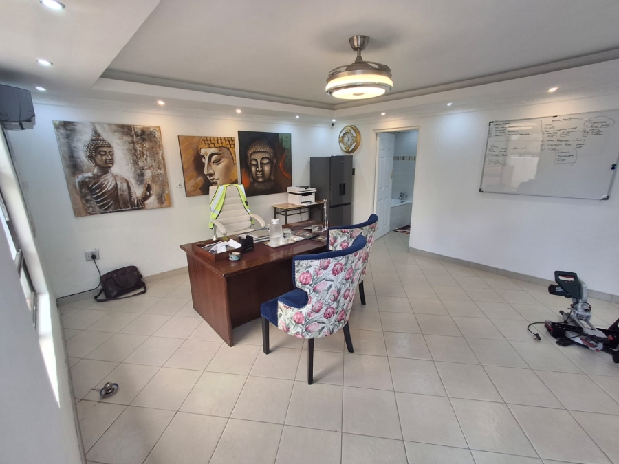 6 Bedroom Property for Sale in Farrarmere Gauteng