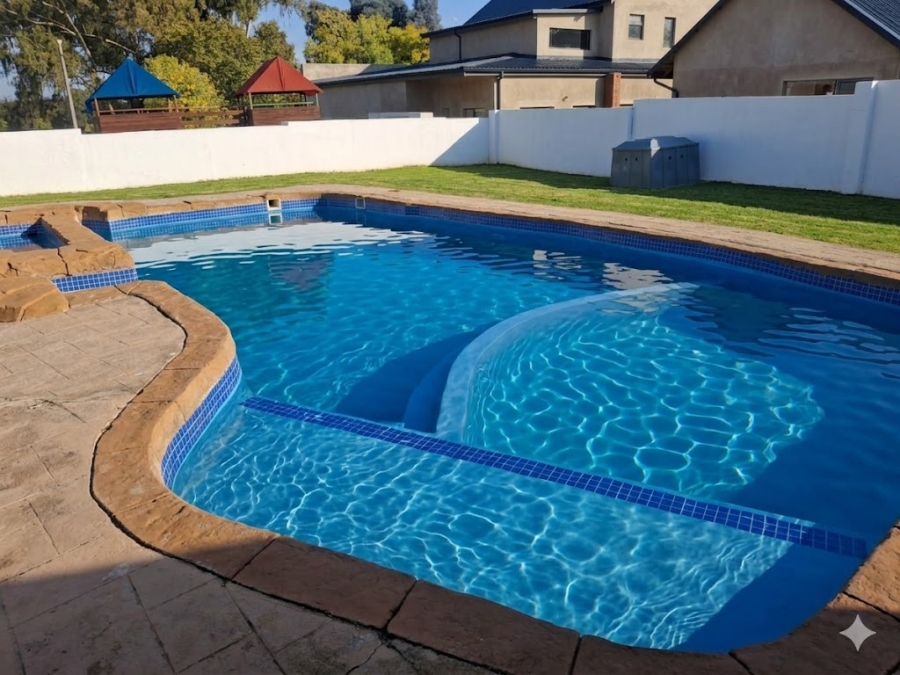 6 Bedroom Property for Sale in Farrarmere Gauteng