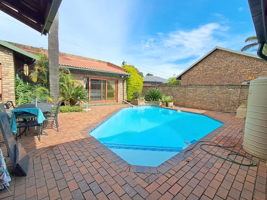 4 Bedroom Property for Sale in Sunward Park Gauteng