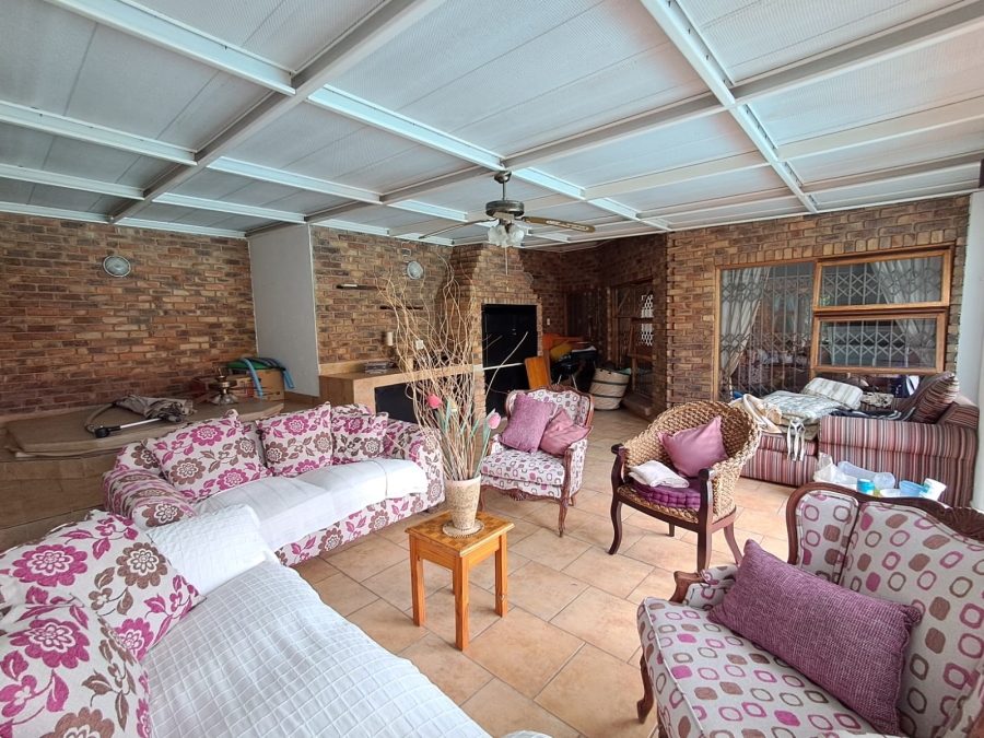 4 Bedroom Property for Sale in Sunward Park Gauteng