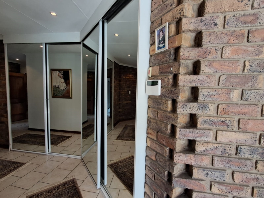 4 Bedroom Property for Sale in Sunward Park Gauteng