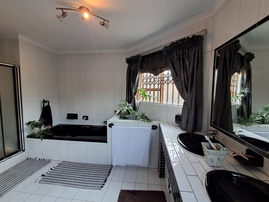 4 Bedroom Property for Sale in Sunward Park Gauteng