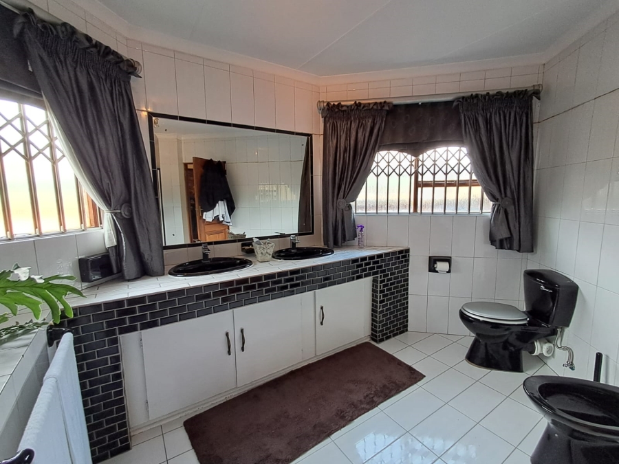 4 Bedroom Property for Sale in Sunward Park Gauteng