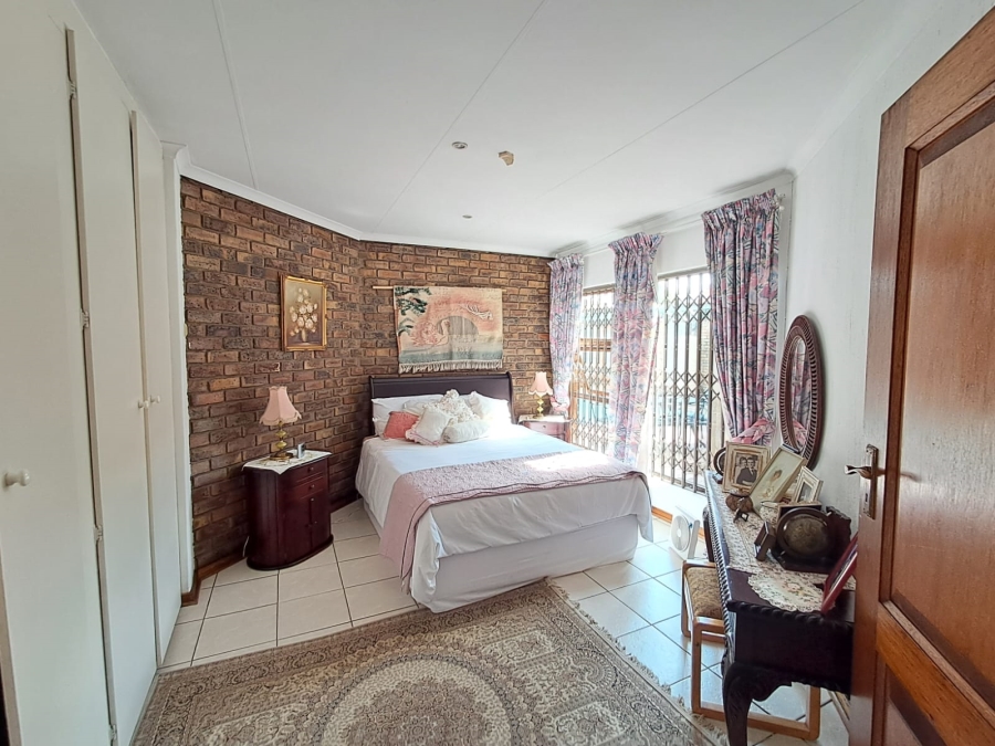 4 Bedroom Property for Sale in Sunward Park Gauteng